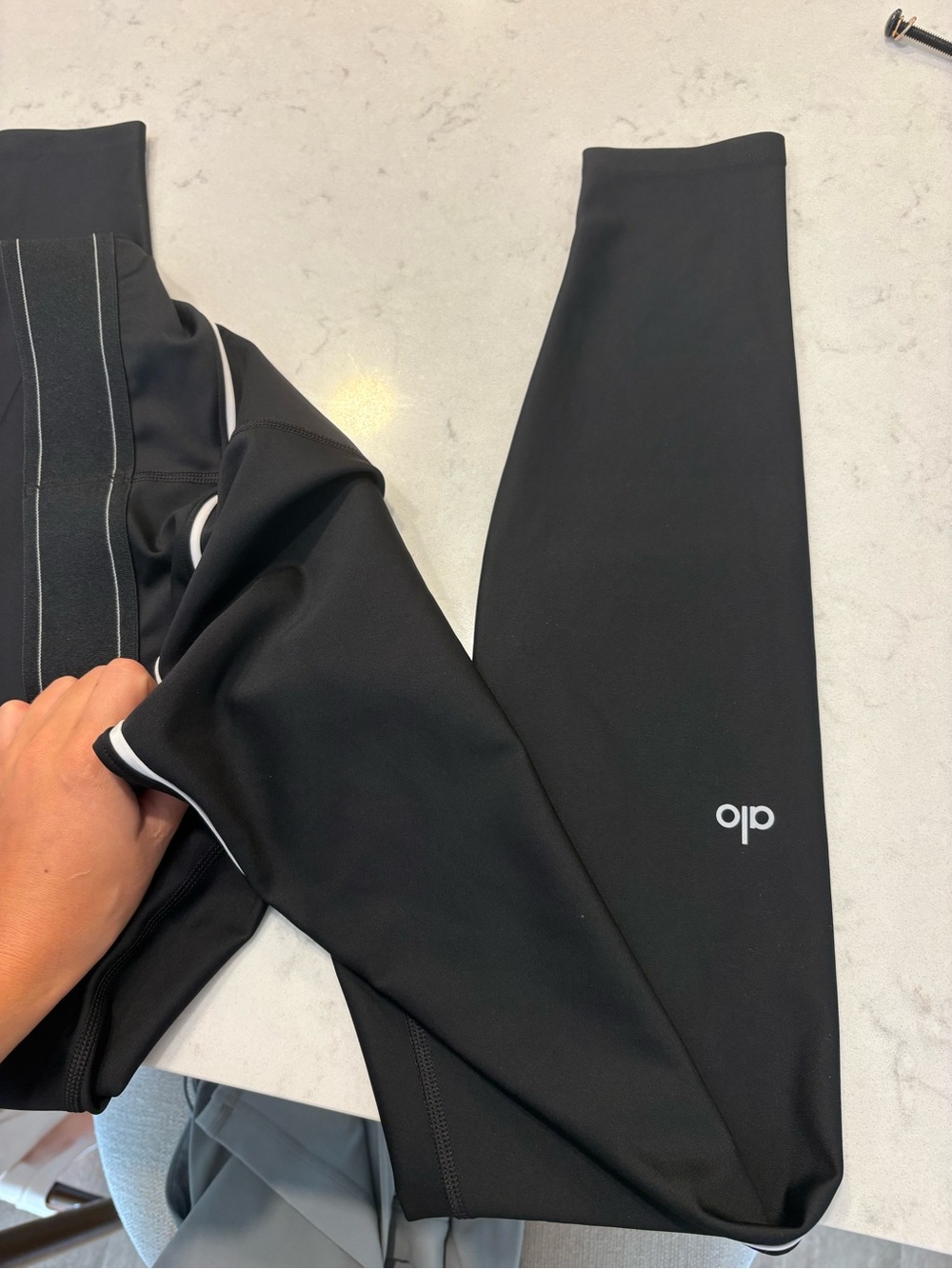 Alo Women’s Black Leggings & Sports Bra Set - Picture 2 of 7